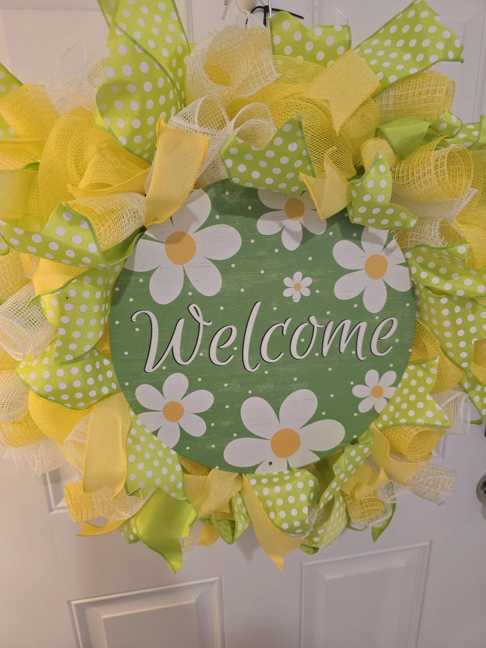 Welcome Daisy Spring Door Wreath - Yellow & Green